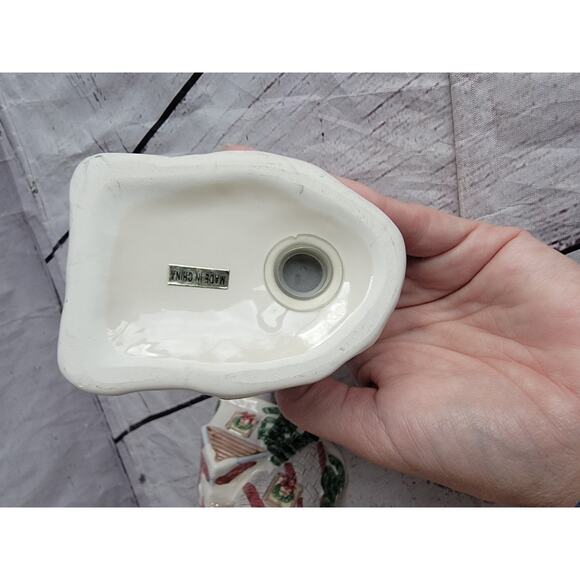 Vintage 1996 YH Ceramic Lighthouse Holiday Winter Salt & Pepper Shaker Set - Picture 9 of 10